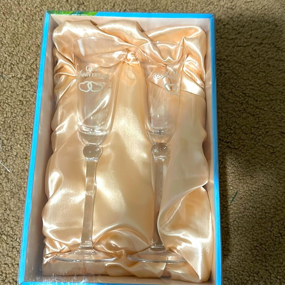 Anniversary champagne flute